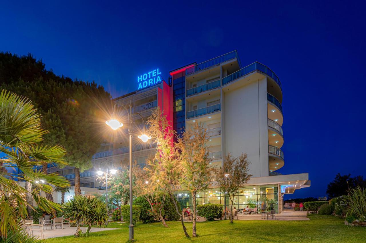 Adria 4*
